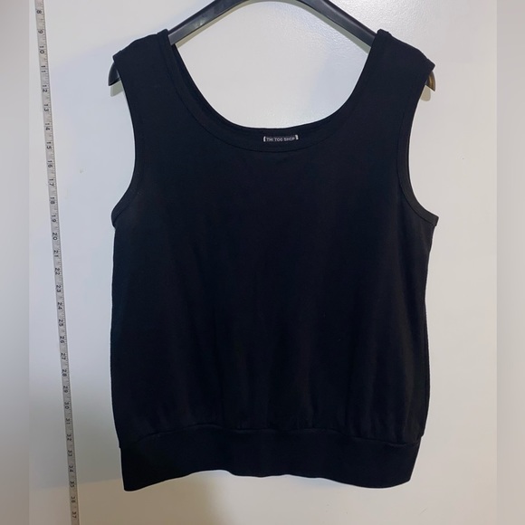 Tops - Woman’s sleeveless top -  XL